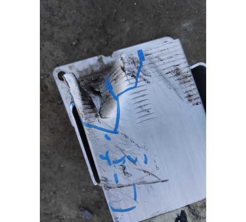 Усилитель переднего бампера