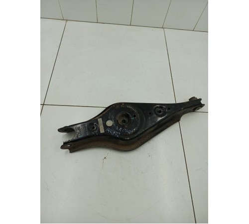 Рычаг подвески задний правый под пружину