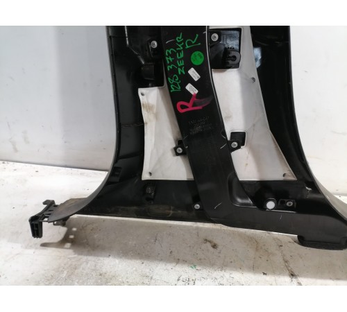 Обшивка центральной стойки правая нижняя