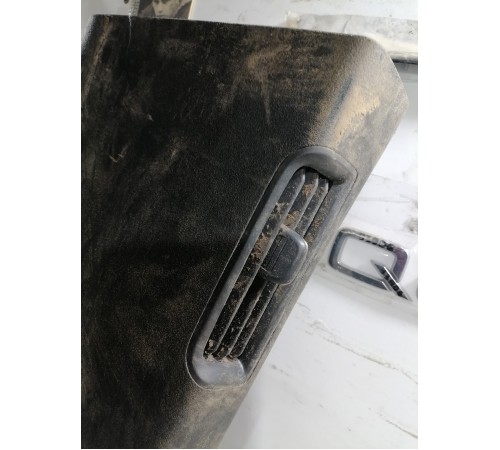 Обшивка центральной стойки правая нижняя