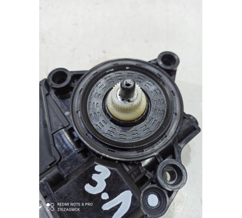 Моторчик стеклоподъемника (задний левый)