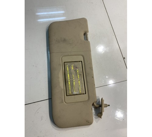 Козырёк солнцезащитный (правый)