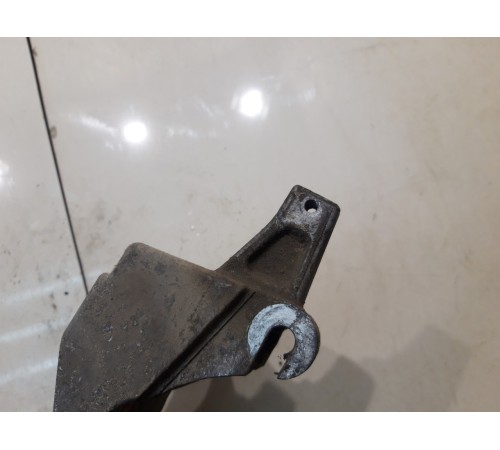 Кронштейн генератора