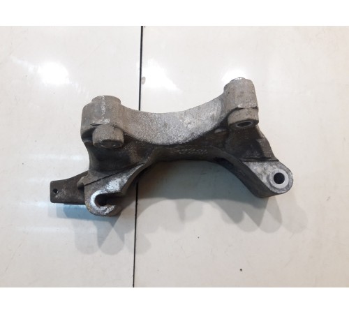 Кронштейн генератора