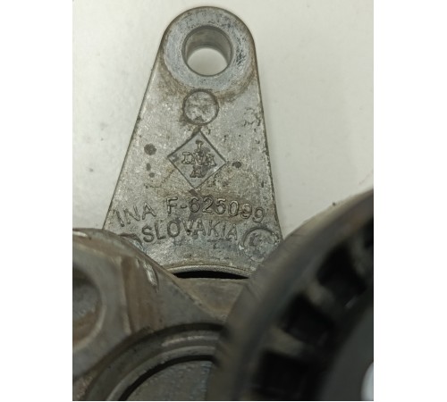 Ролик натяжителя ремня