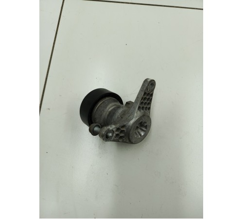 Ролик натяжителя ремня