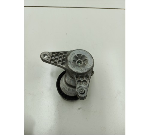 Ролик натяжителя ремня