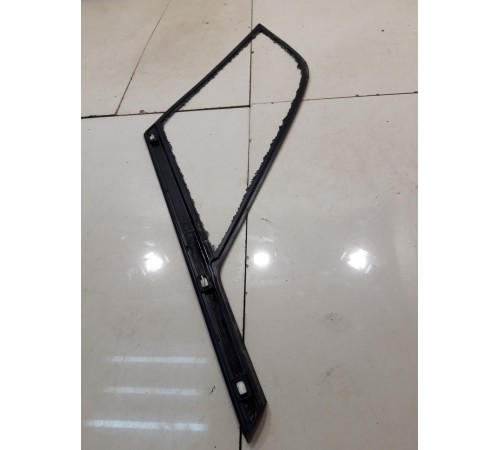 резинка форточки глухого стекла (задняя правая)