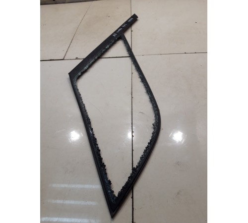 резинка форточки глухого стекла (задняя правая)