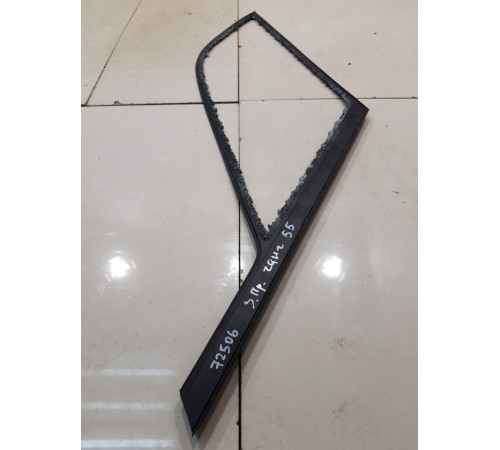 резинка форточки глухого стекла (задняя правая)