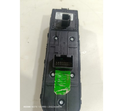 Блок управления стеклоподъемниками передний левый