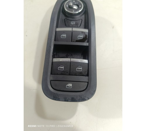 Блок управления стеклоподъемниками передний левый