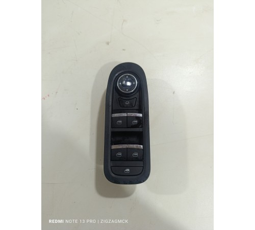 Блок управления стеклоподъемниками передний левый