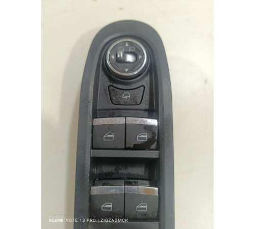 Блок управления стеклоподъемниками передний левый