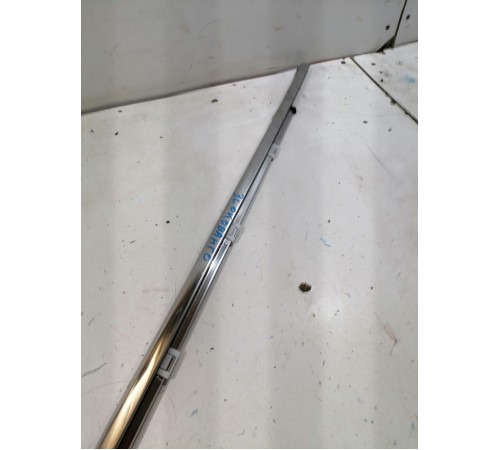 Молдинг стекла задний левый