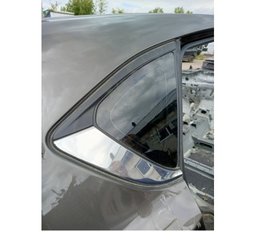 Глухое стекло заднее правое