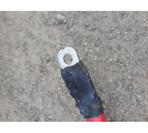 Клемма аккумулятора плюсовая