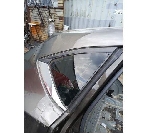 Глухое стекло заднее правое