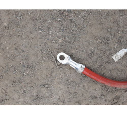 Клемма аккумулятора плюсовая