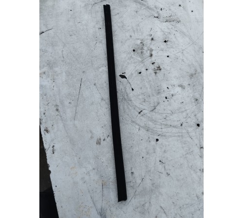 Уплотнитель стекла задний правый внутренний