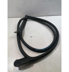 Уплотнитель двери передний правый