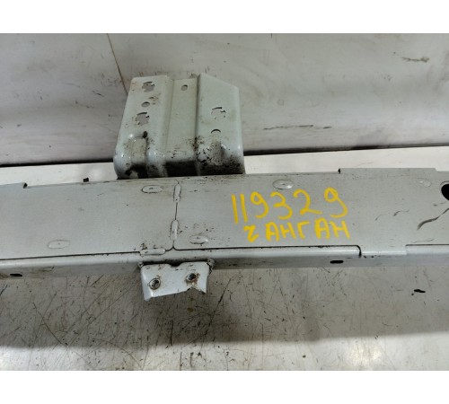 Усилитель бампера передний