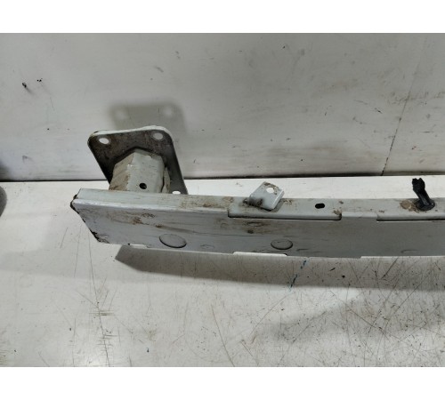 Усилитель бампера передний