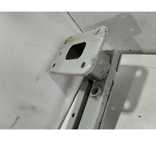 Усилитель бампера передний