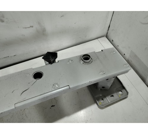 Усилитель бампера передний