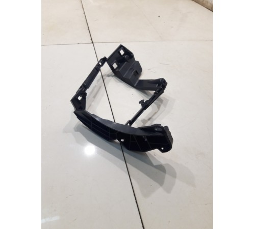 Кронштейн(крепление) воздушного дефлектора передний левый