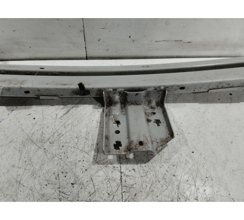 Усилитель бампера передний