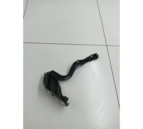 Петля капота левая