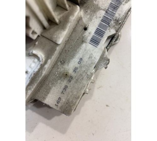 Замок двери (задний, правый)