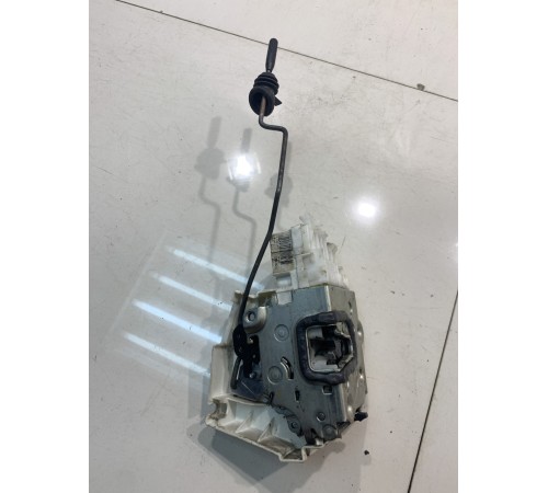 Замок двери (задний, правый)