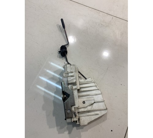 Замок двери (задний, правый)