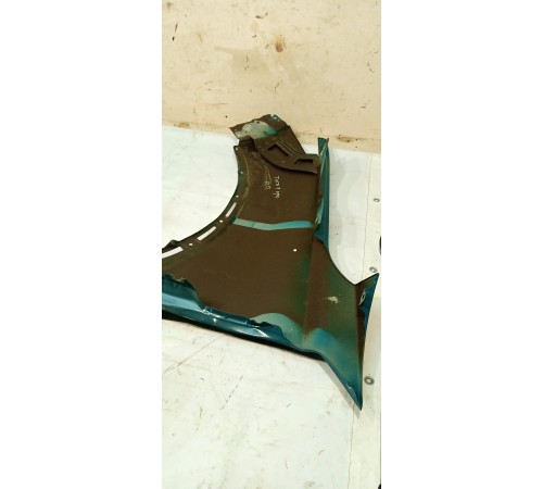 Крыло переднее правое