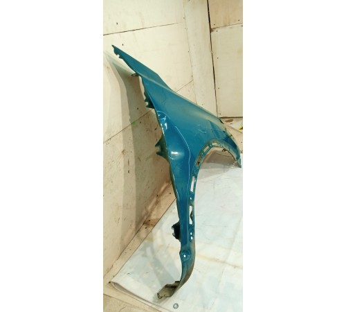 Крыло переднее правое