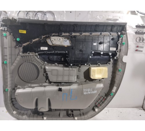 Обшивка двери(передняя левая)