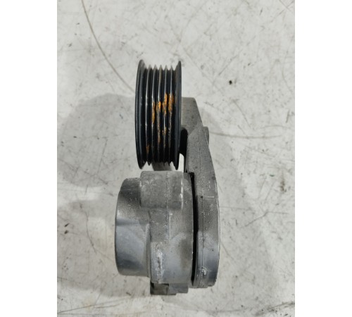 Ролик натяжителя ремня