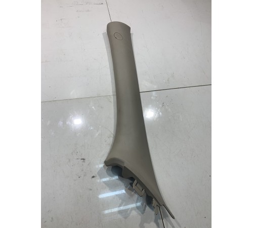 Обшивка передней стойки (левая)