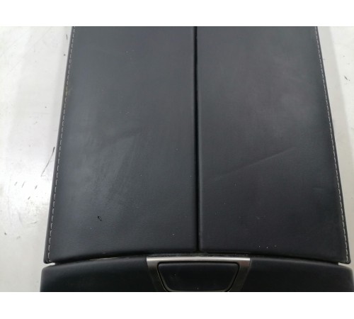 Крышка бардачка центральной консоли