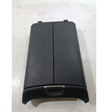 Крышка бардачка центральной консоли