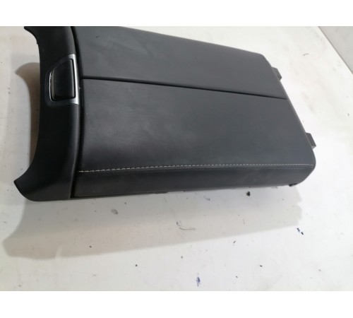 Крышка бардачка центральной консоли