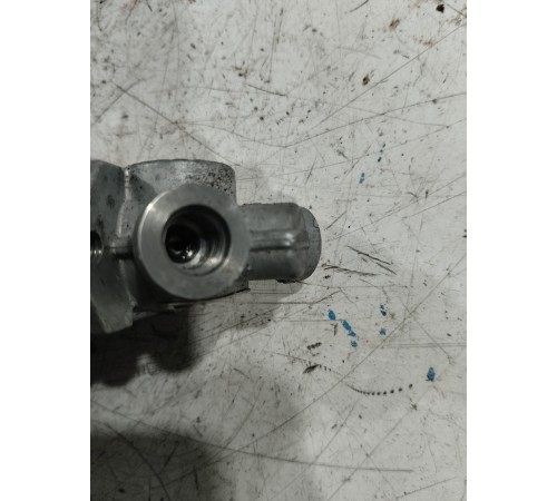 Клапан пневматический двухпозиционный трехходовой направленный регулирующий