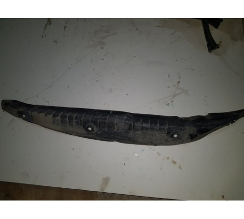 Уплотнитель перед. лев.