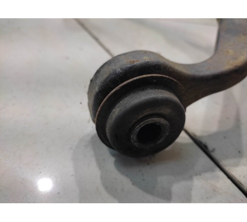 Рычаг подвески (передний, правый)