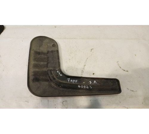 Брызговик задний задний левый