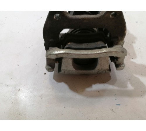 Суппорт задний правый с моторчиком