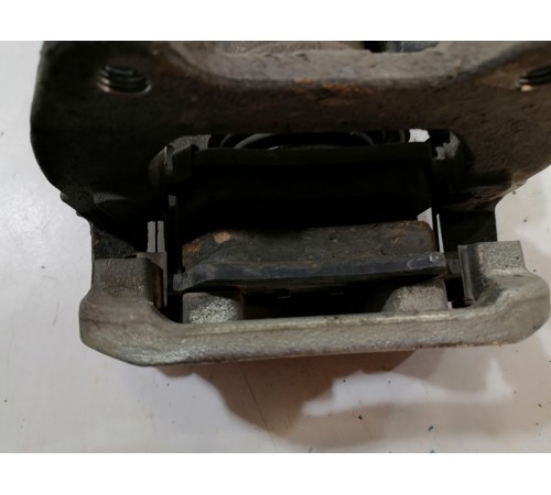 Суппорт задний правый с моторчиком