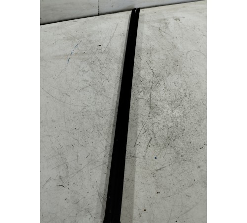 Уплотнитель стекла передний правый внутренний